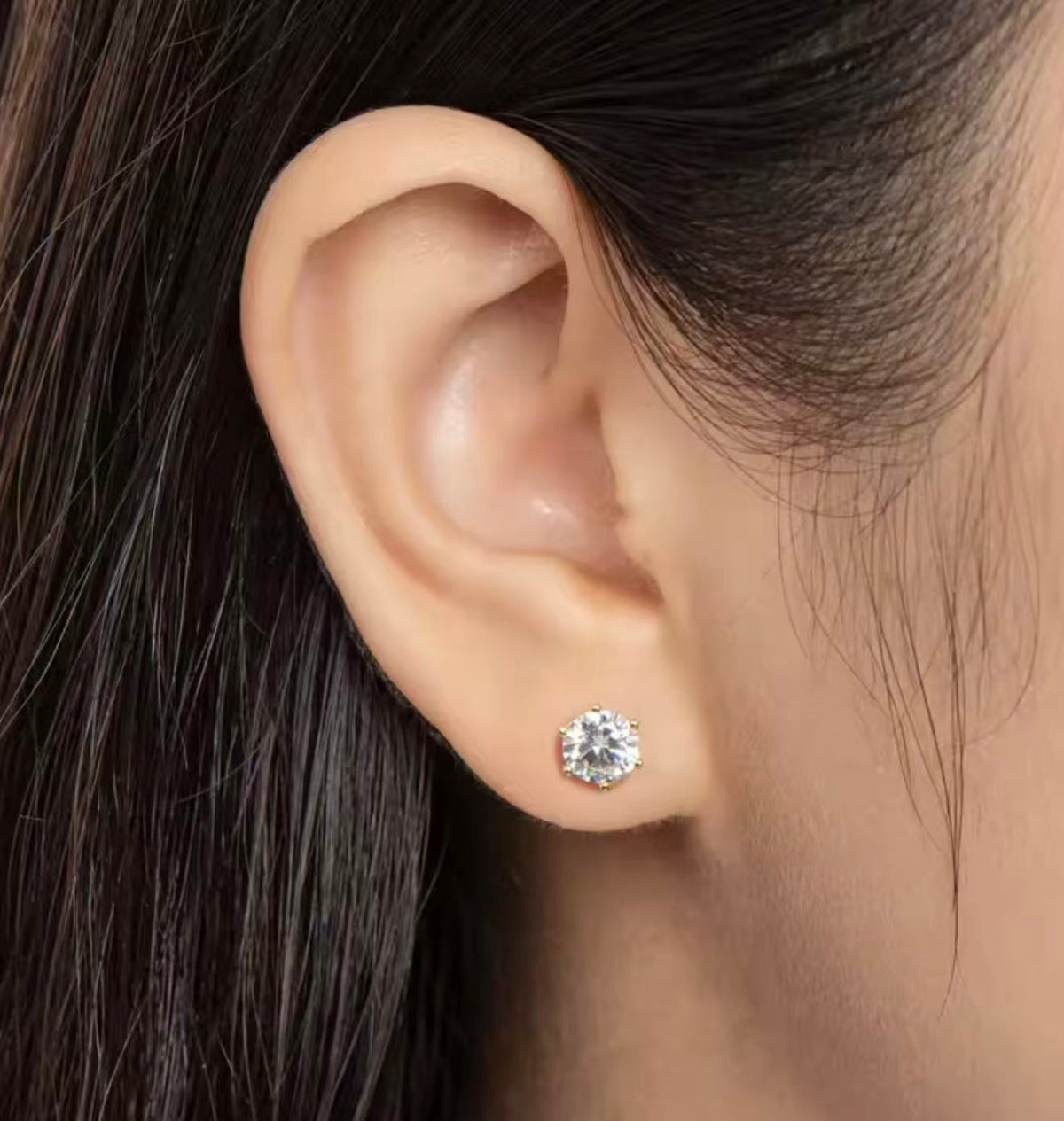 The Clara Round Cut Moissanite Stud Earrings