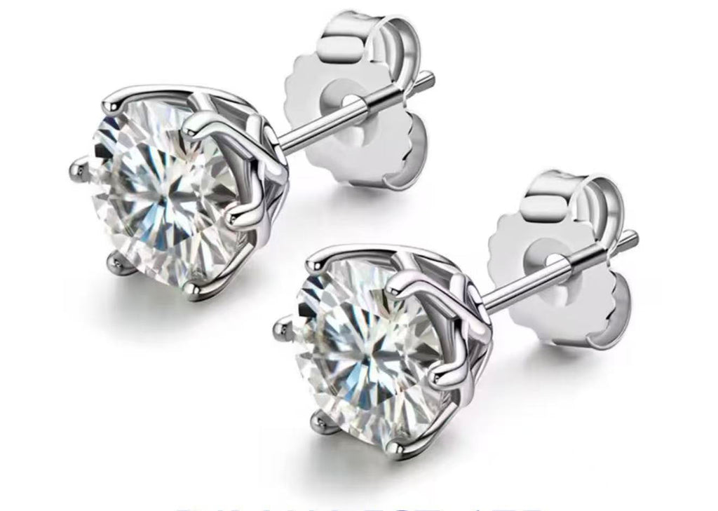 The Clara Round Cut Moissanite Stud Earrings
